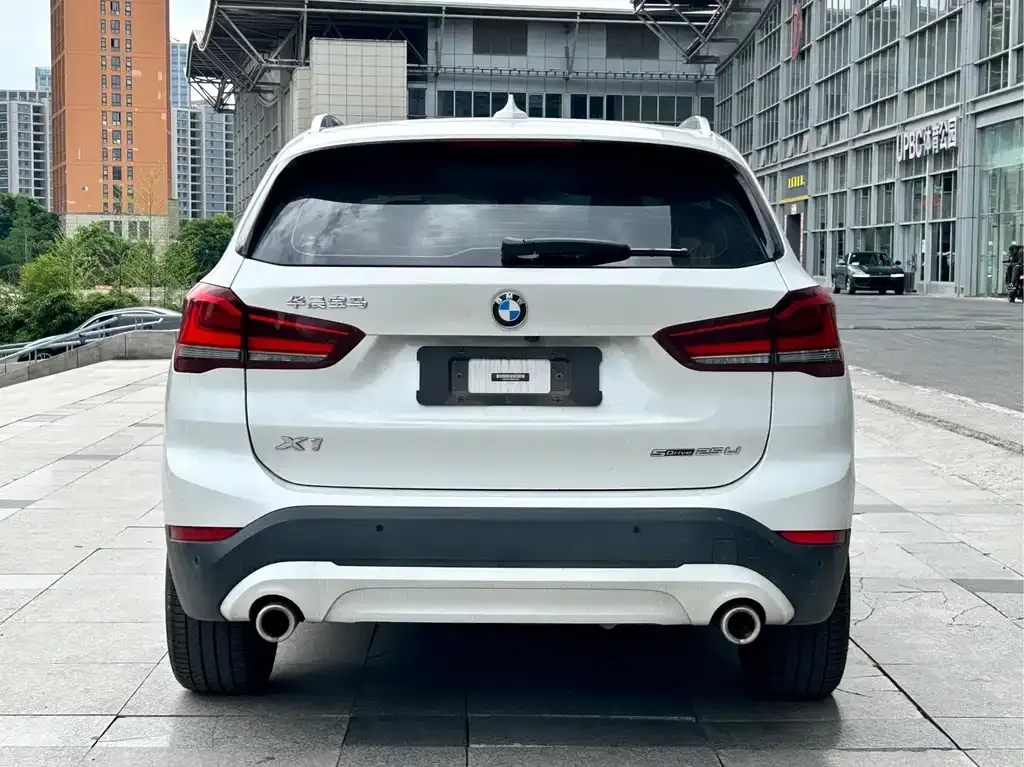 BMW X1 — фото 9