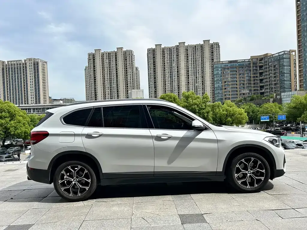 BMW X1 — фото 10