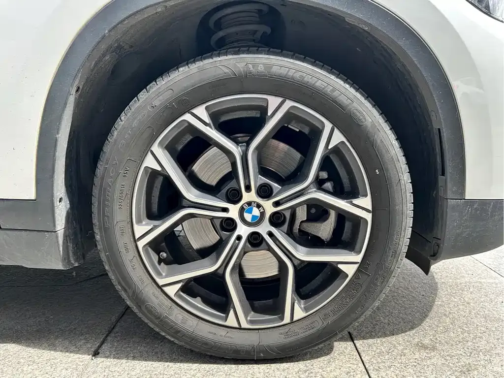 BMW X1 — фото 5