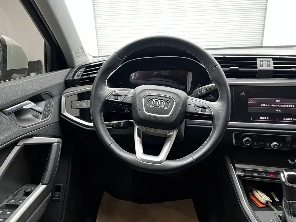 Audi Q3 — фото 4