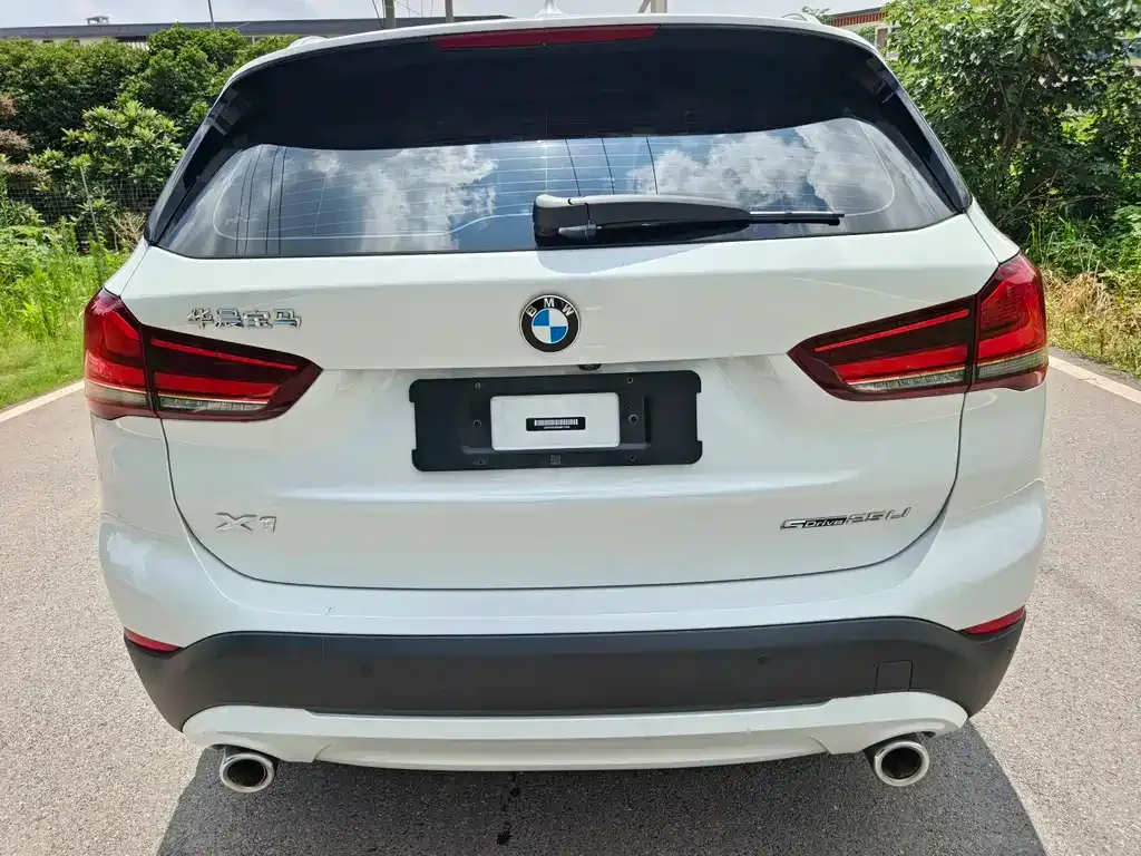 BMW X1 — фото 8