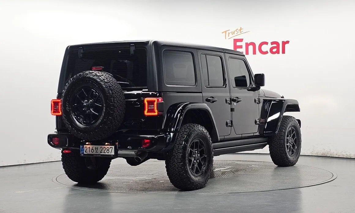 Jeep Wrangler — фото 2