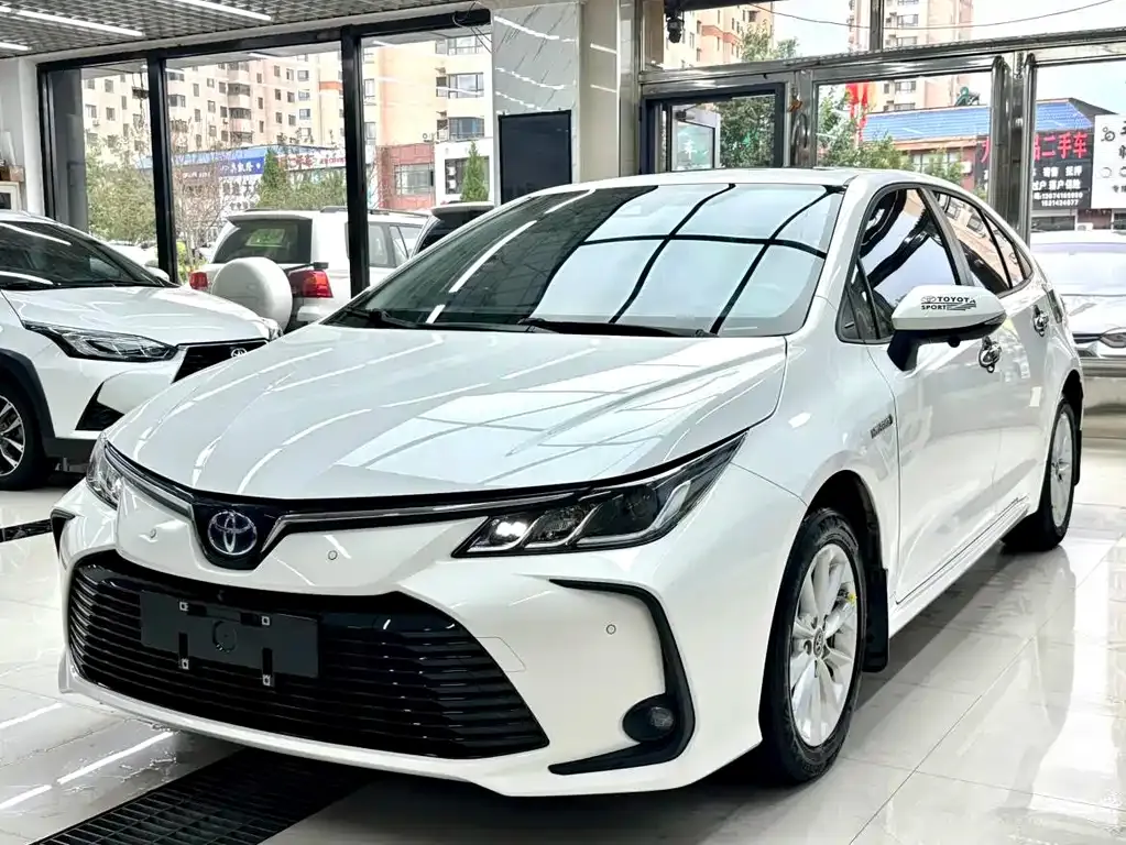 Toyota Corolla — фото 1