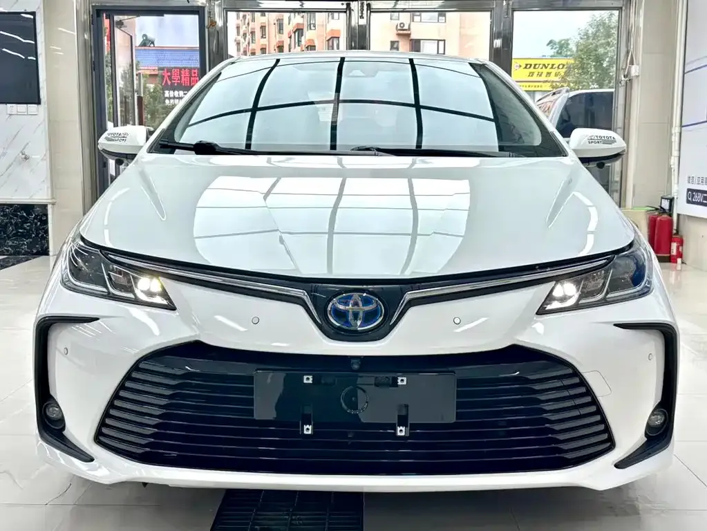 Toyota Corolla — фото 4