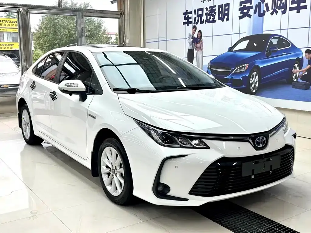 Toyota Corolla — фото 5