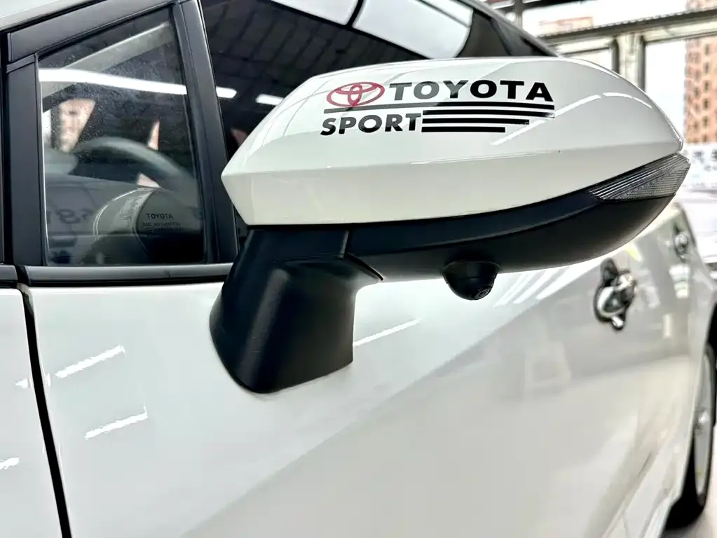 Toyota Corolla — фото 2