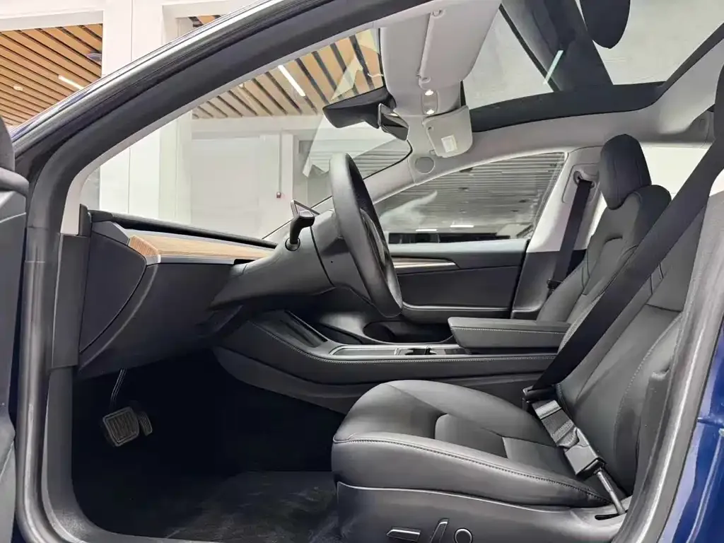 Tesla Model 3 — фото 4