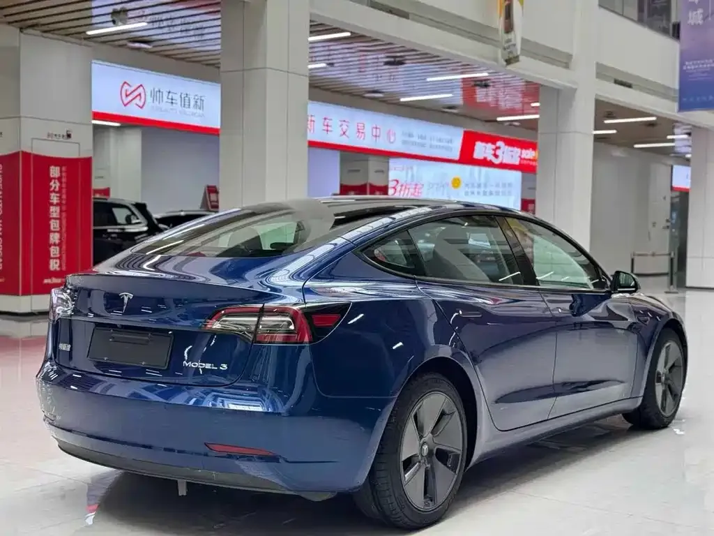 Tesla Model 3 — фото 8