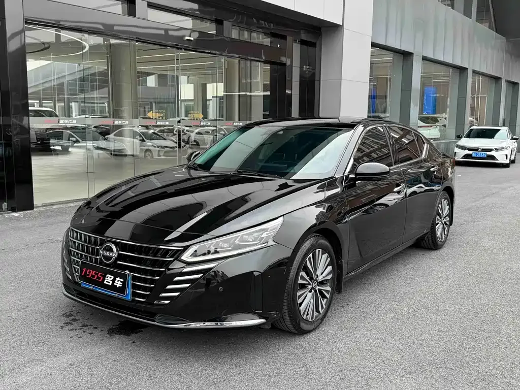 Nissan Teana — фото 1
