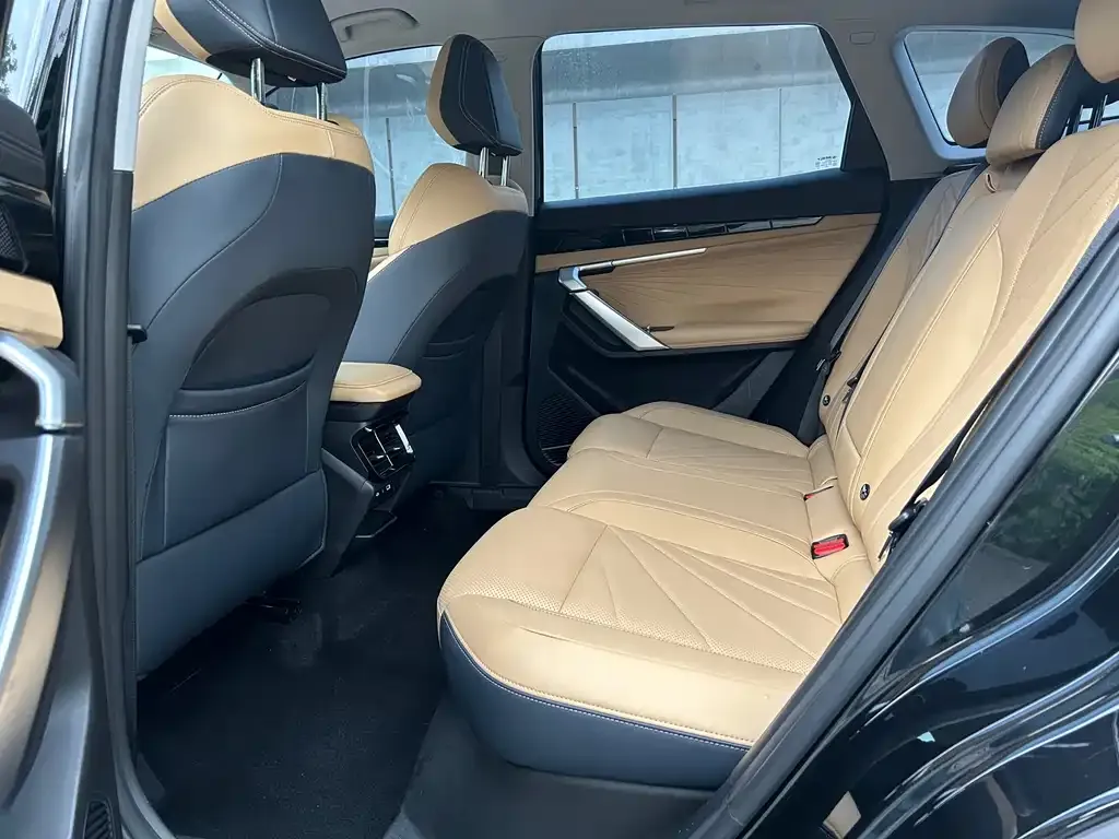Geely Boyue L 2023 из CN, фото 2