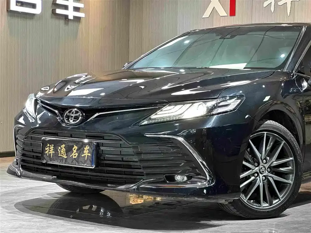 Toyota Camry — фото 7