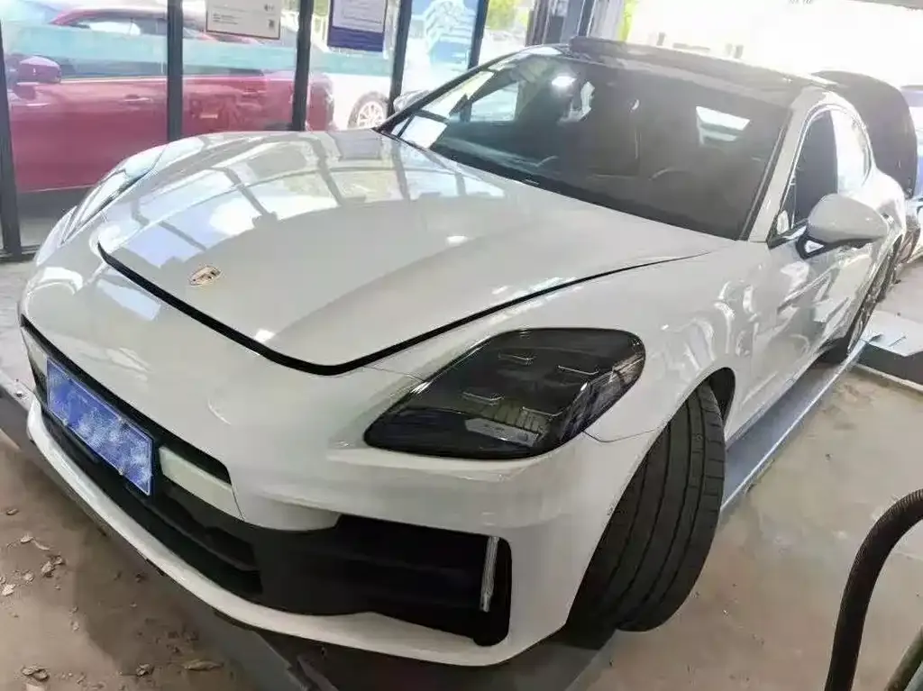 Porsche Panamera — фото 1