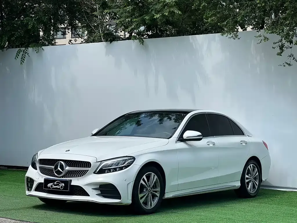 Mercedes-Benz C-Class — фото 1