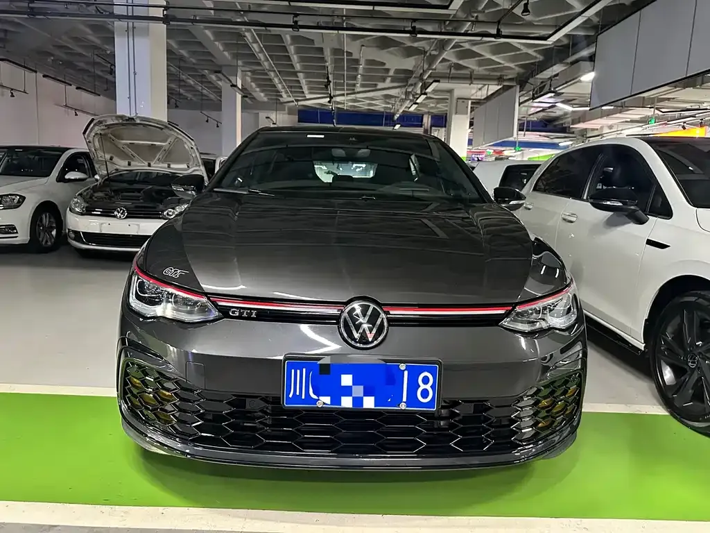 Volkswagen Golf GTI — фото 10