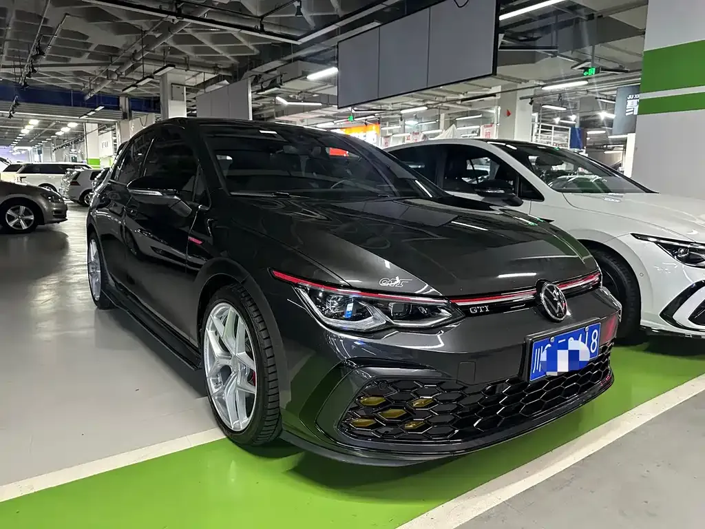 Volkswagen Golf GTI — фото 4