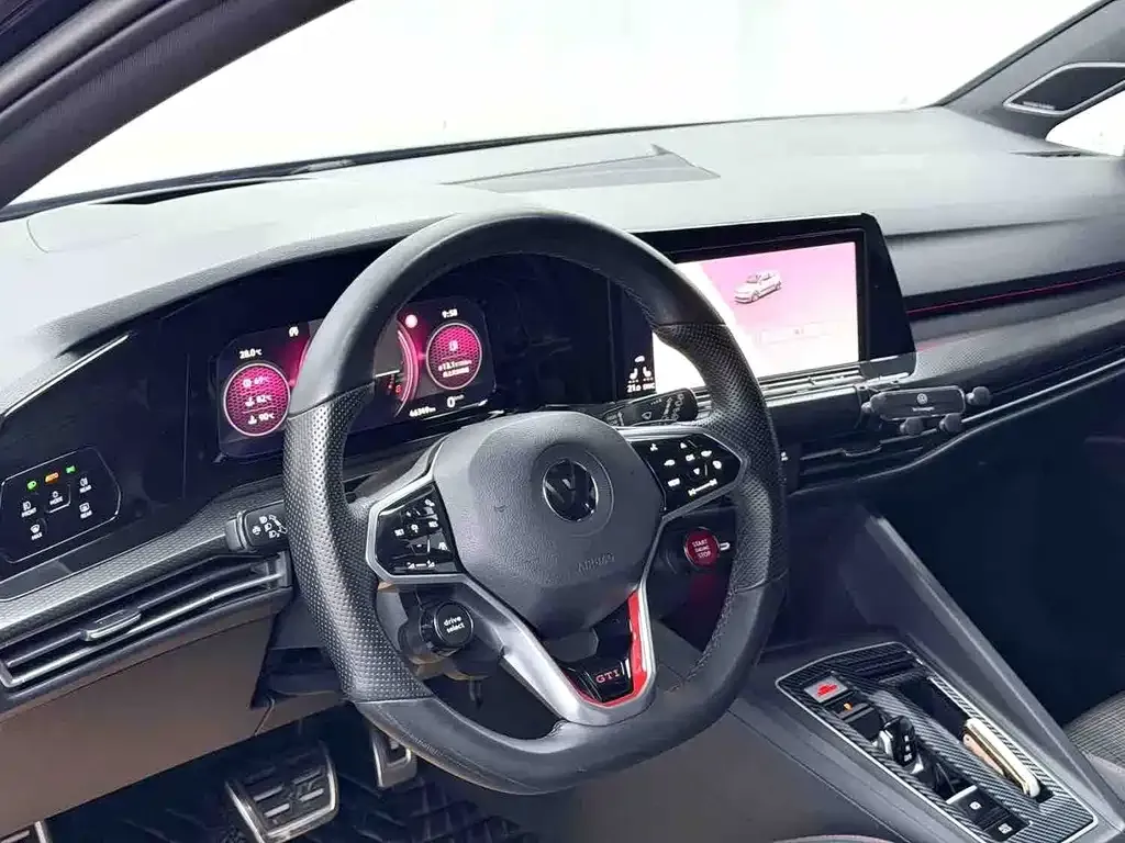 Volkswagen Golf GTI — фото 7