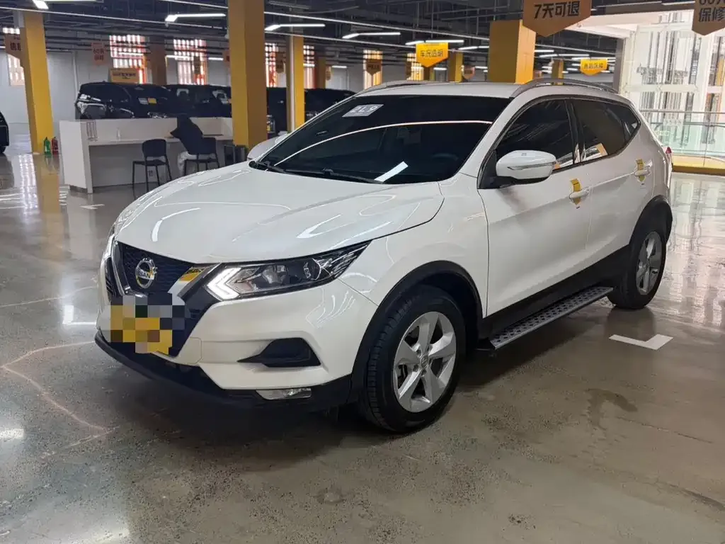 Nissan Qashqai — фото 1