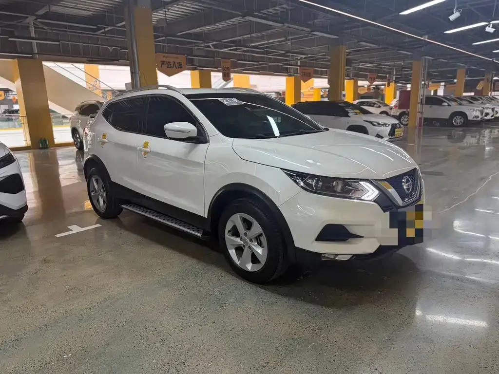 Nissan Qashqai — фото 10