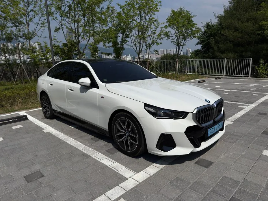 BMW i5