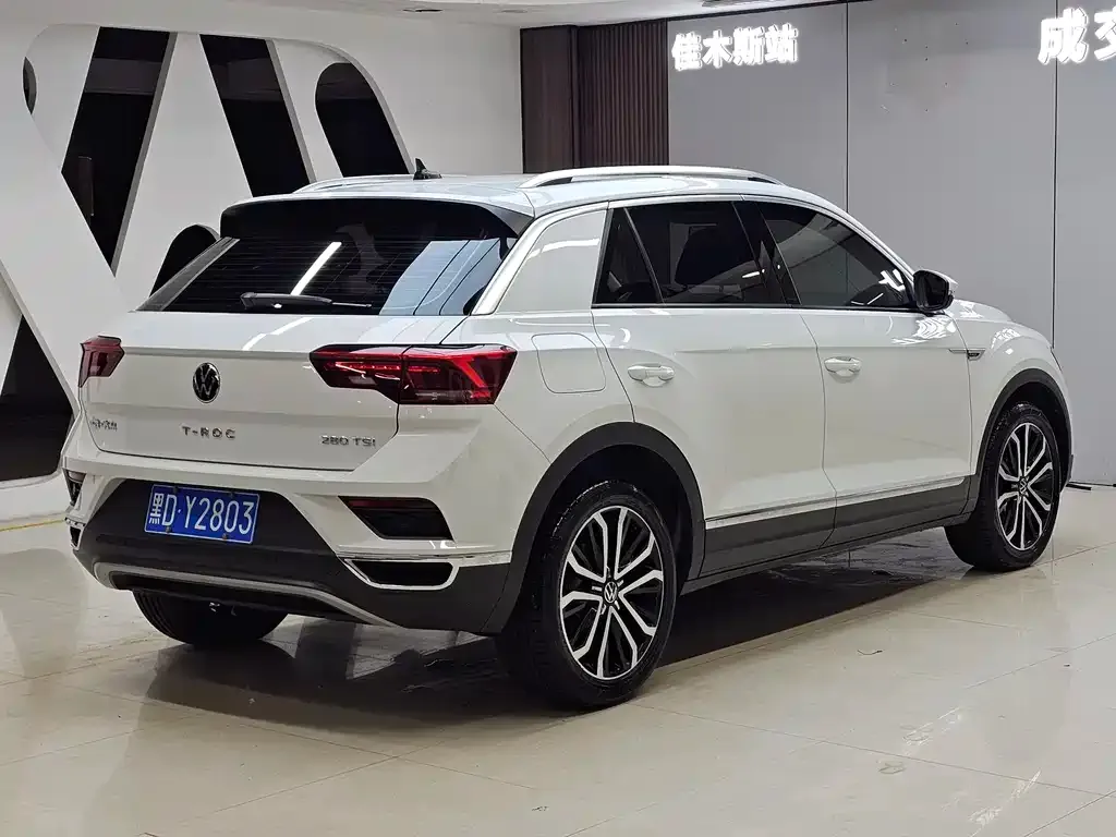Volkswagen T-Roc — фото 9