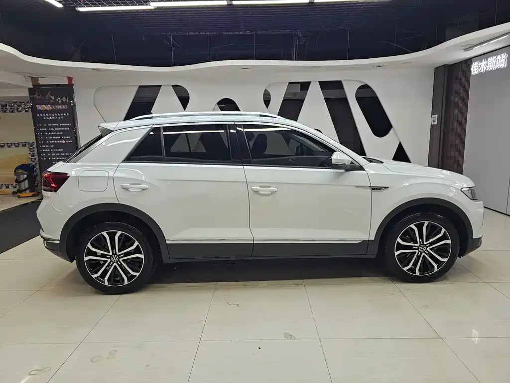 Volkswagen T-Roc — фото 7