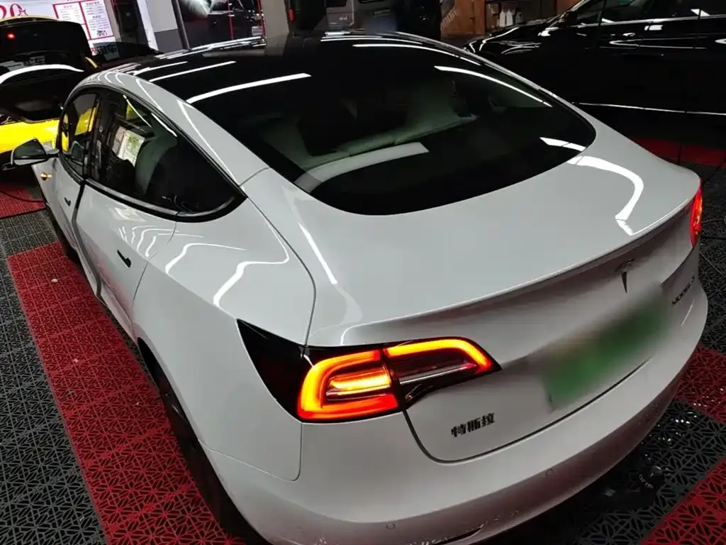 Tesla Model 3 — фото 4