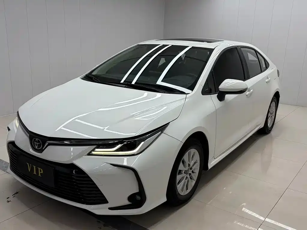 Toyota Corolla — фото 1