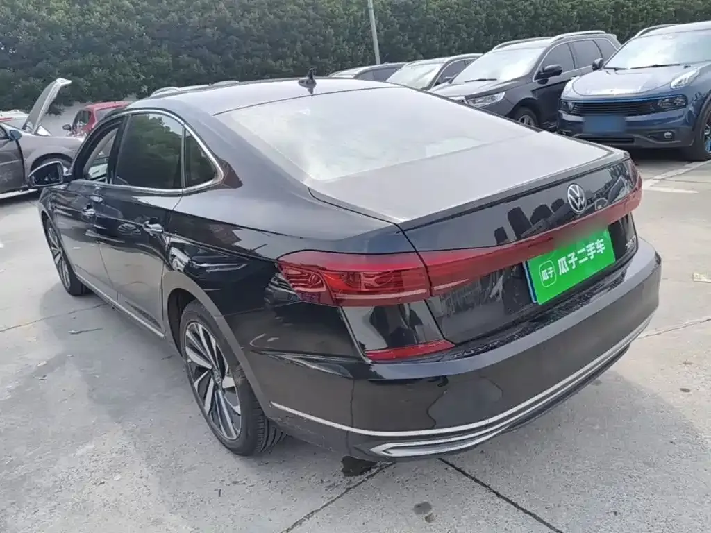 Volkswagen Passat — фото 7