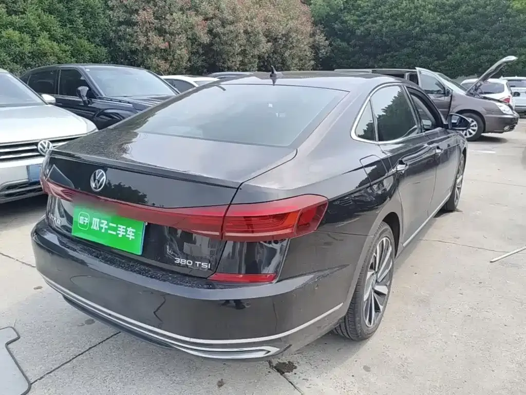 Volkswagen Passat — фото 6
