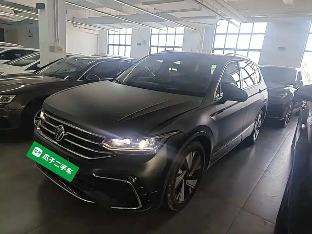 Volkswagen Tiguan L — фото 8