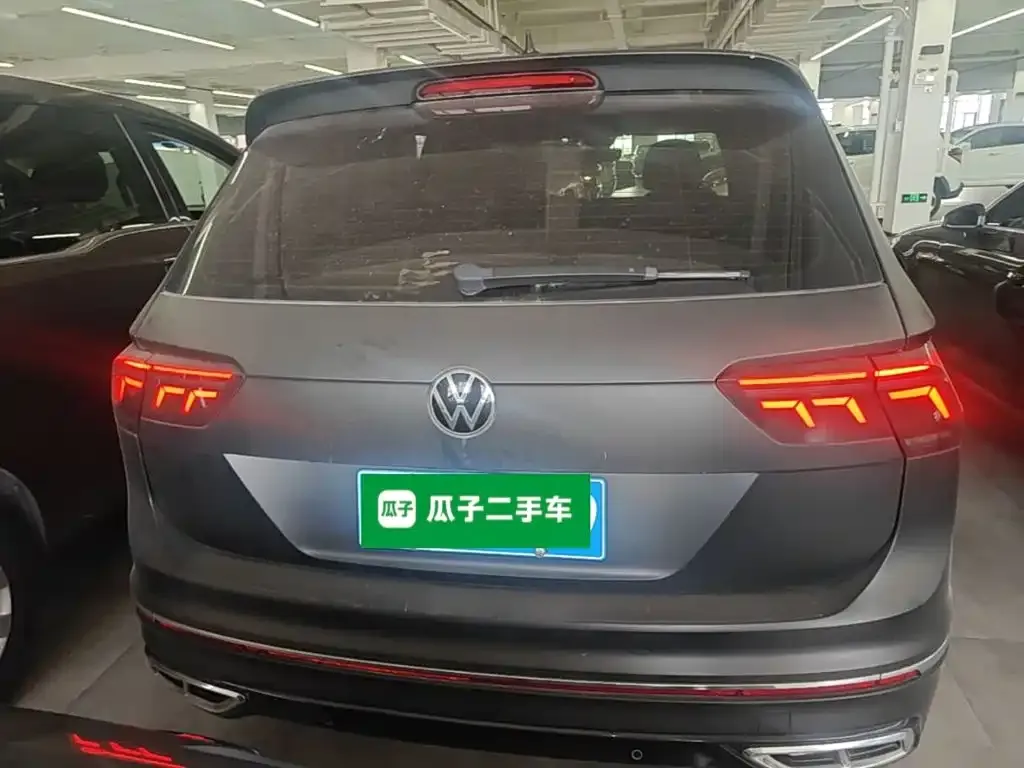 Volkswagen Tiguan L — фото 6