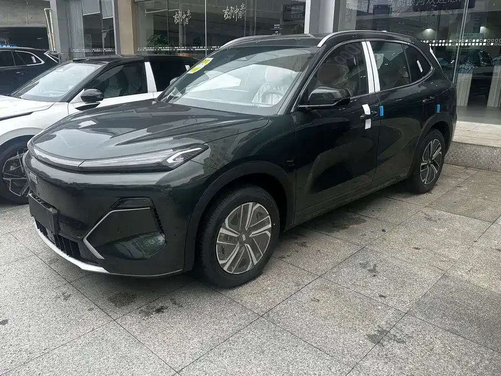 Geely Galaxy Xingjian 7 — фото 1