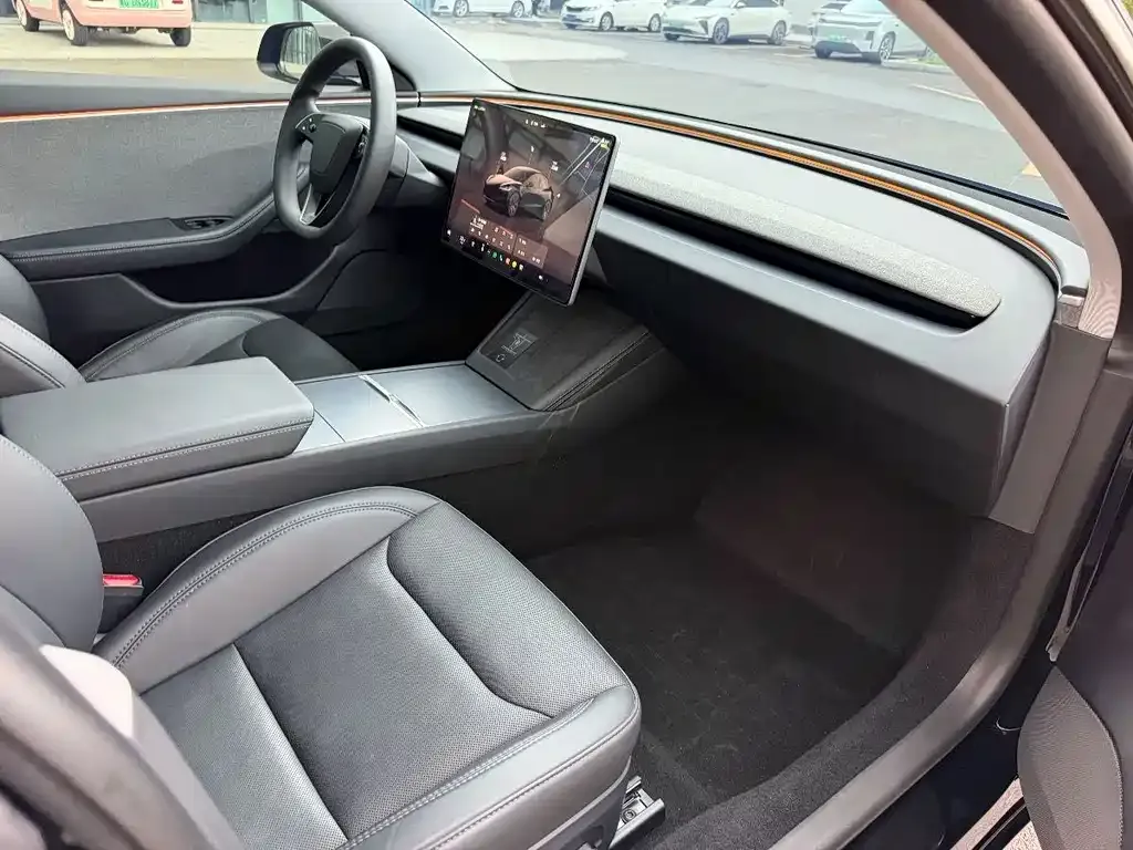 Tesla Model 3 — фото 5