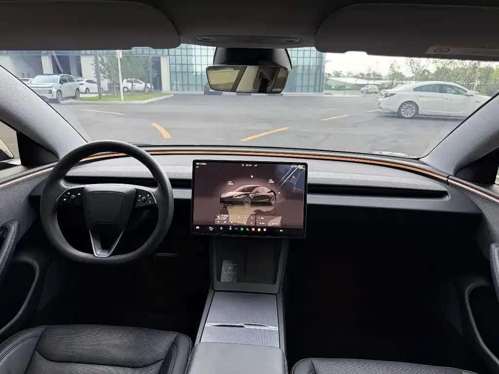 Tesla Model 3 — фото 6