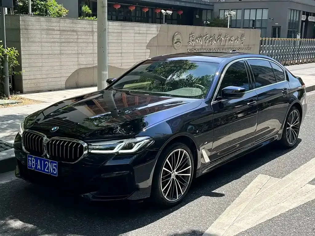 BMW 5 Series — фото 1