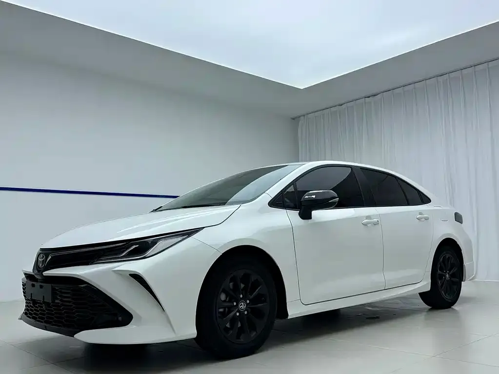 Toyota Corolla — фото 1