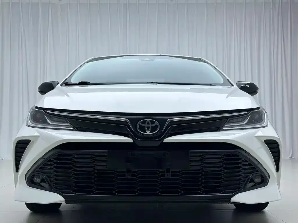 Toyota Corolla — фото 7