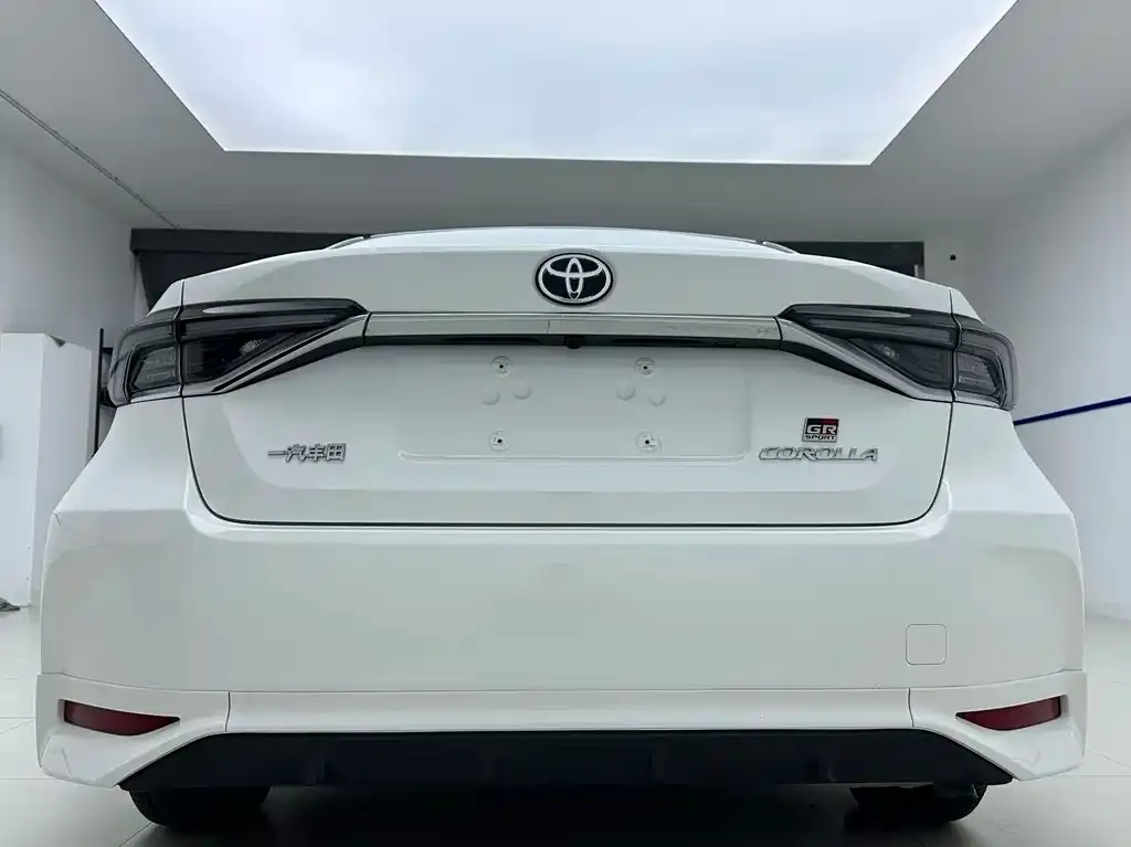Toyota Corolla — фото 2