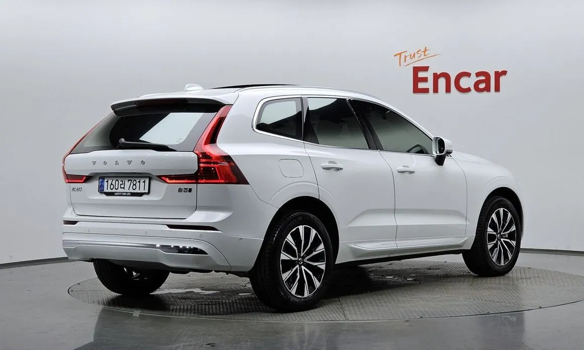Volvo XC60 — фото 7