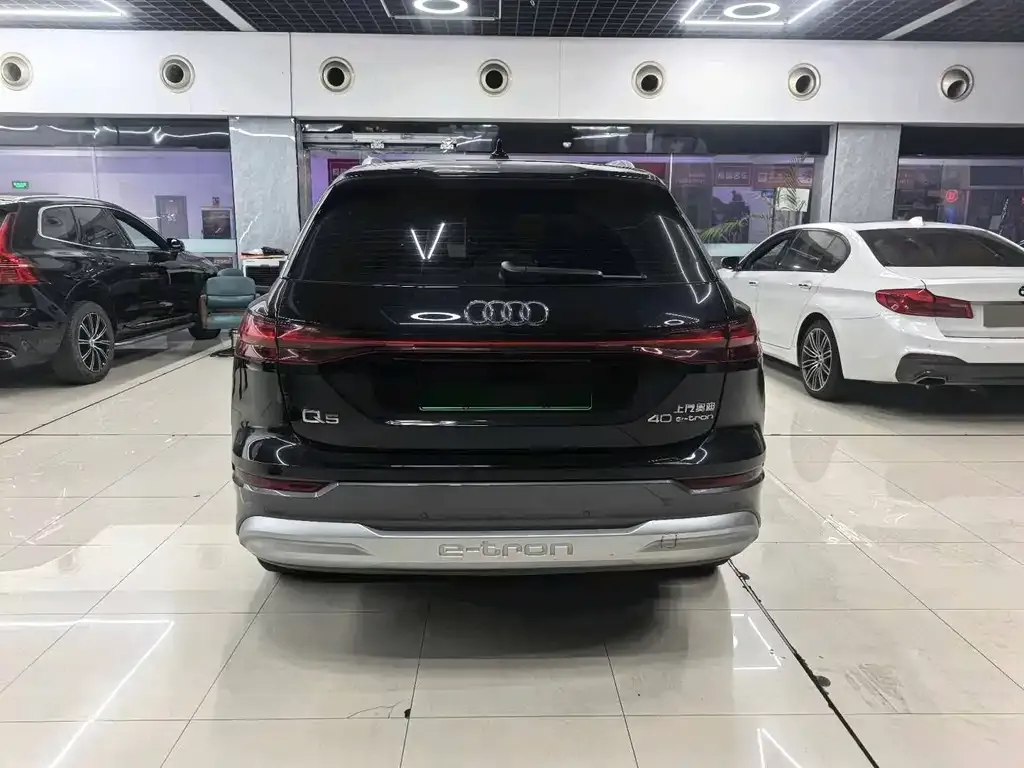 Audi Q5 e-tron — фото 4