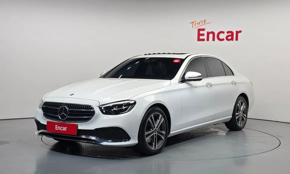 Mercedes-Benz E-Class — фото 1