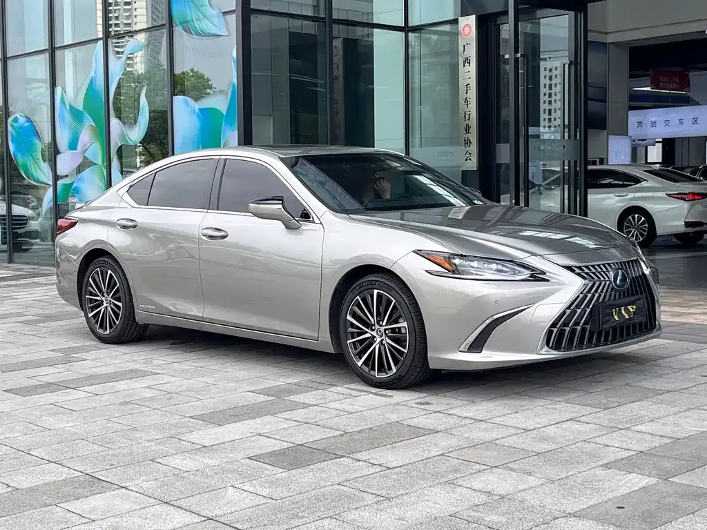 Lexus ES — фото 4