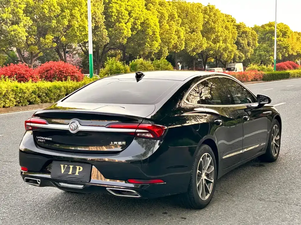 Buick LaCrosse — фото 9