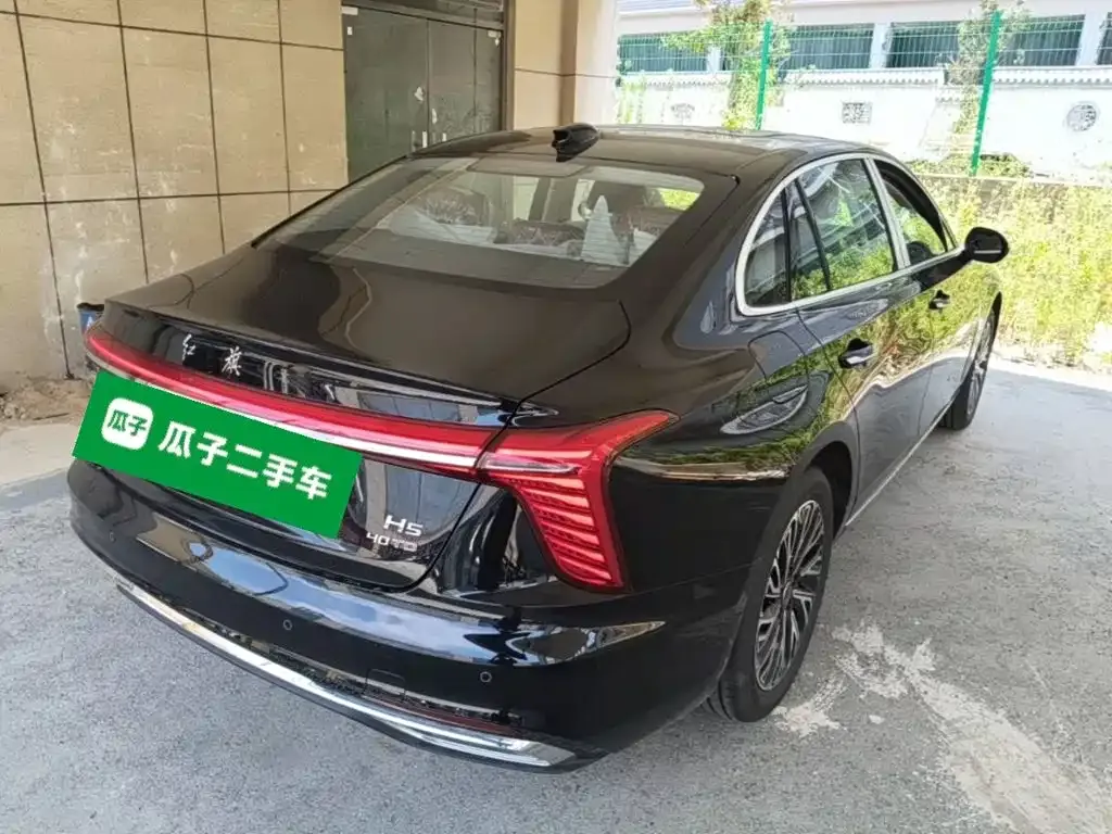 Hongqi H5 — фото 6
