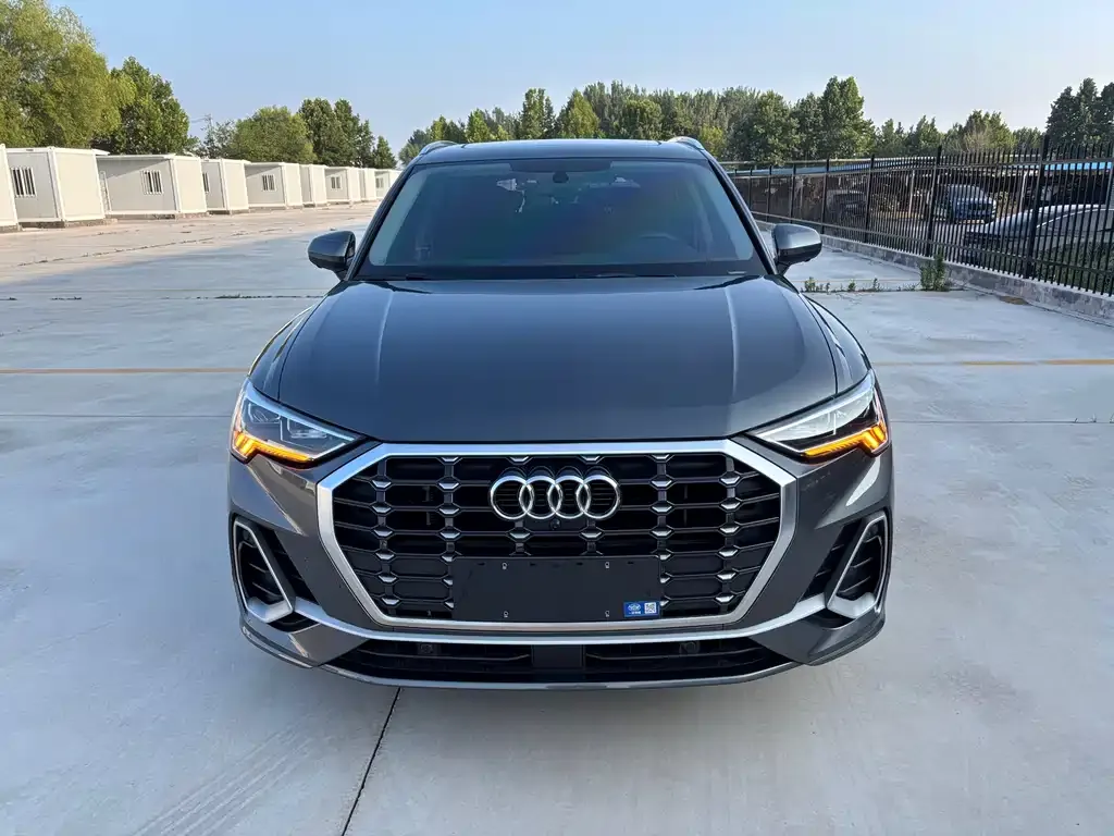 Audi Q3 — фото 10