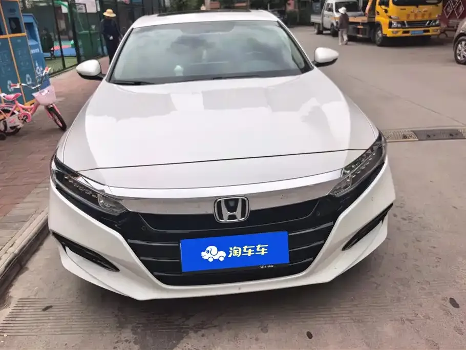 Honda Accord — фото 9