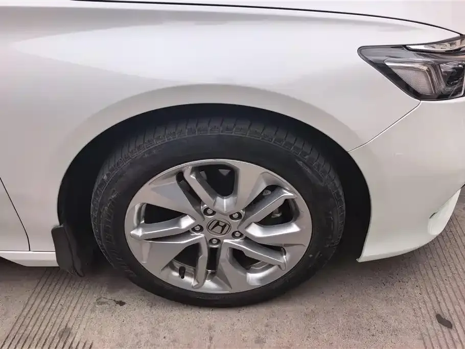 Honda Accord — фото 6