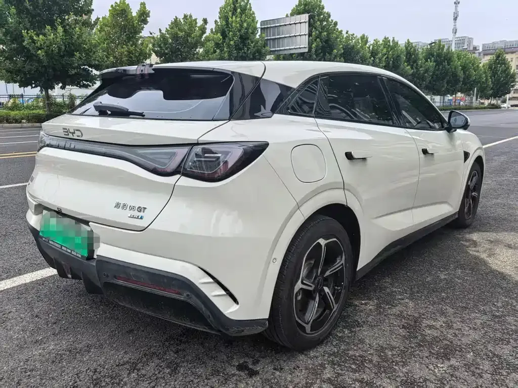 BYD Seal 06GT — фото 9
