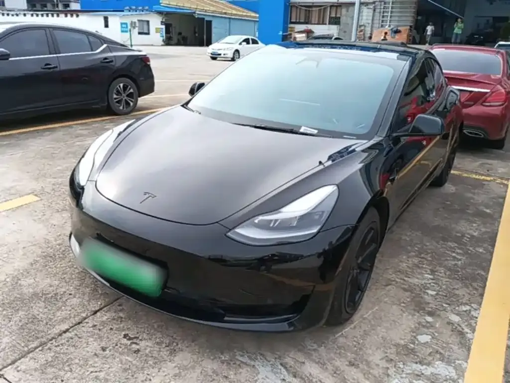 Tesla Model 3 — фото 7