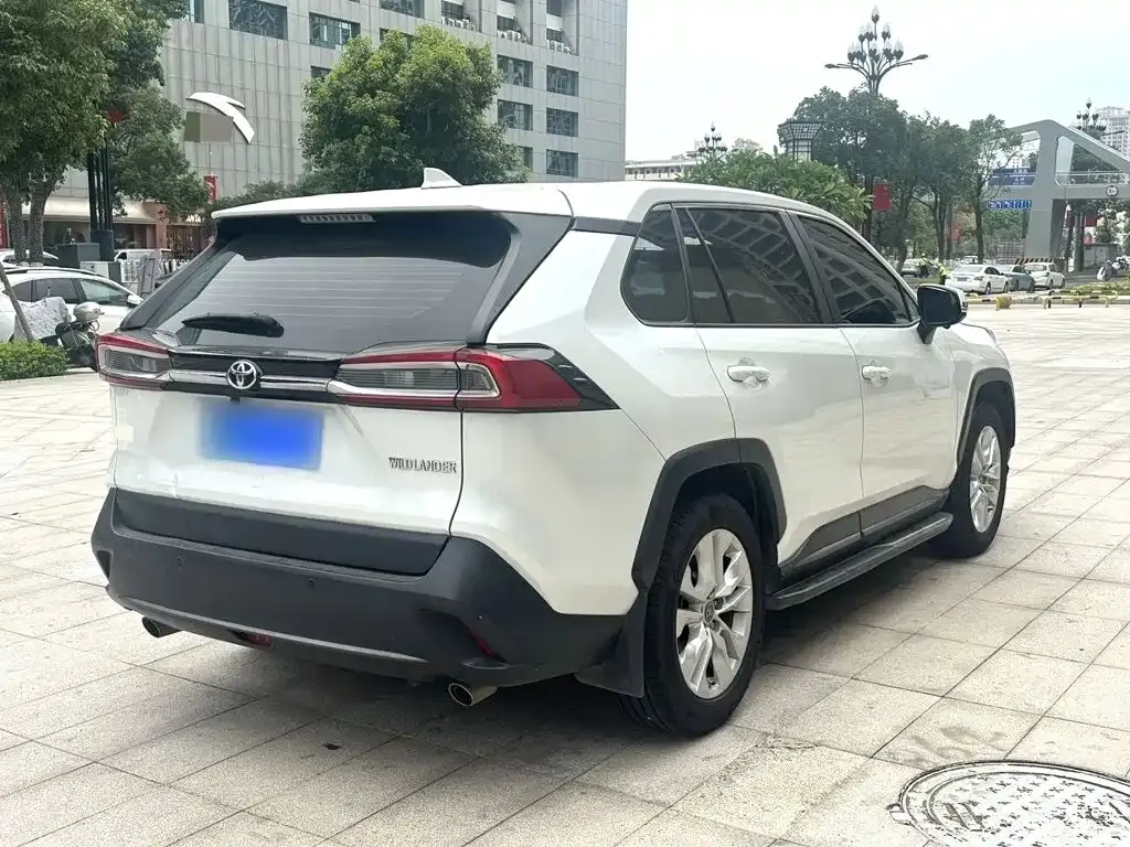 Toyota Wildlander — фото 10
